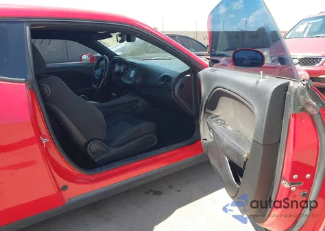 2015 Dodge Challenger Sxt z USA, uszkodzony, nr VIN 2C3CDZAG1FH822526